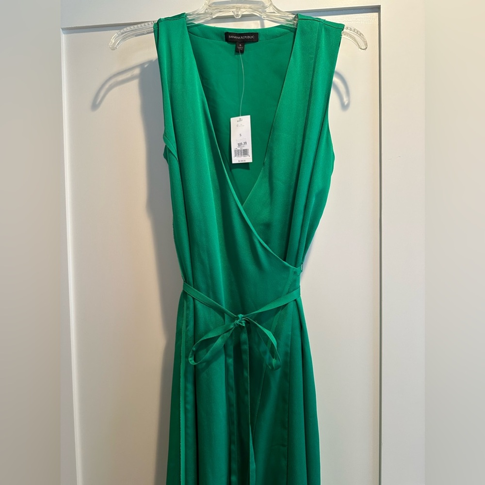 Green Banana Republic dress